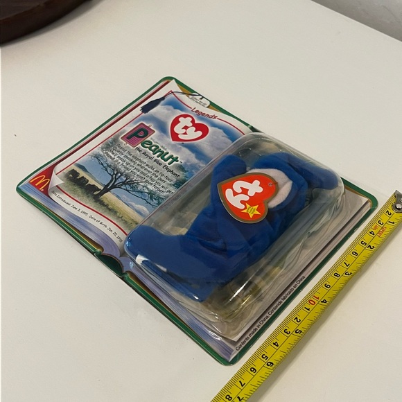 TY Beanie Baby “Peanut” the Elephant Collection. - Picture 14 of 17